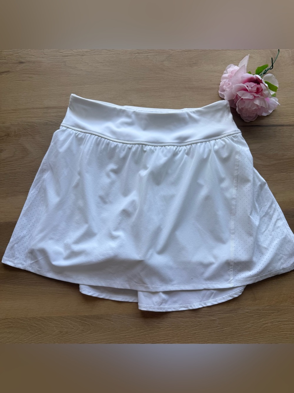 SPANX get moving White Circle Skort medium Athletic Skirt shorts zip pocket